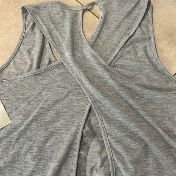 NWT Disney Minnie Mouse Open Back Tank - Picture 6 of 7